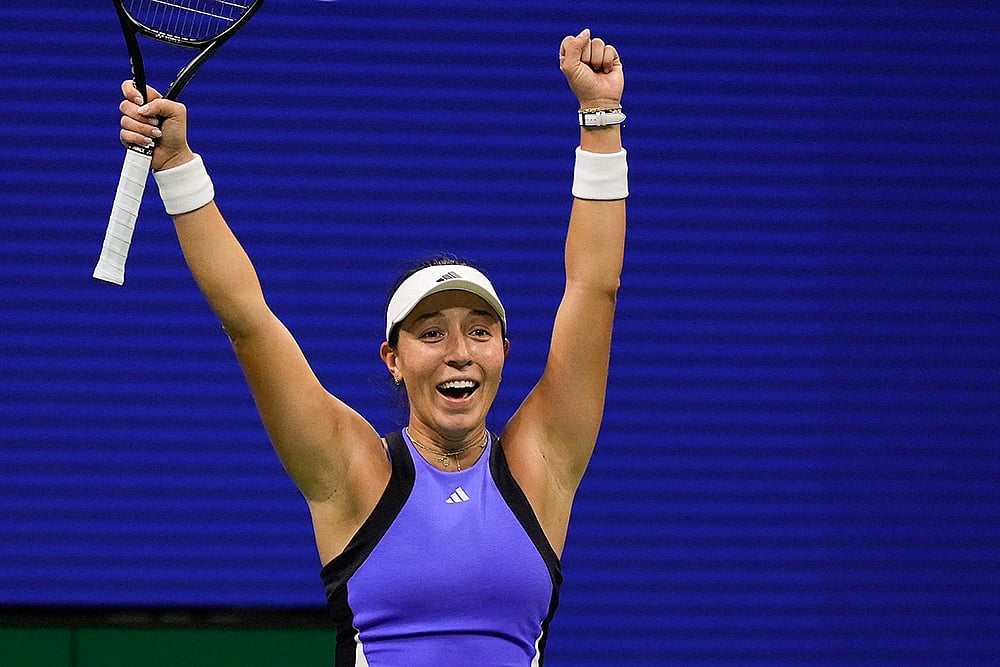 | Photo: AP/Julia Nikhinson : US Open Tennis Semifinal 2024: Jessica Pegula, of the United States, reacts after defeating Karolina Muchova